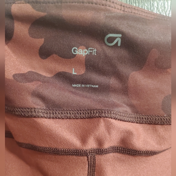 Gap Fit Workout Pants - Picture 5 of 8